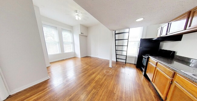 Photo - 1425 State St