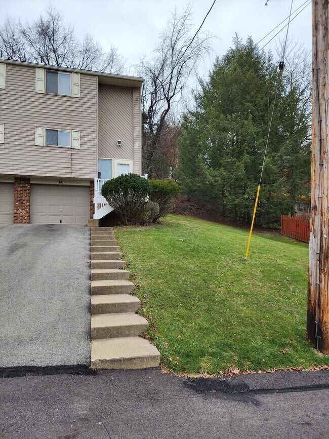 1 Fischer Ave Townhome For Rent in Pittsburgh, PA