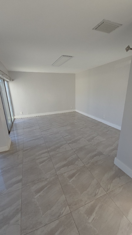 Photo - 5913 Lincoln St