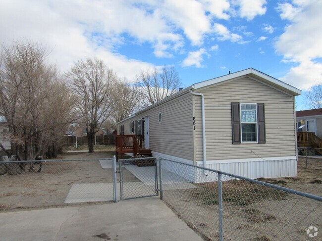 Building Photo - Newer Mobile Home! Move-in Ready!