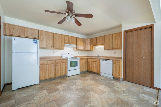 Interior Photo - Woodfield Circle