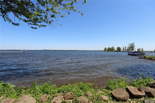 Photo - 6363 Muskrat Bay Rd