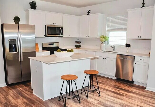 Photo - Fully furnished Executive Rental. Located in the Heartwood Neighborhood in Richmond Hill