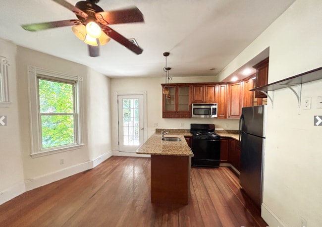 Photo - 112 Hillside St
