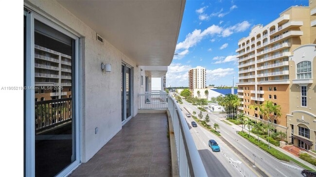 Photo - 2400 SW 27th Ave Unidad 604