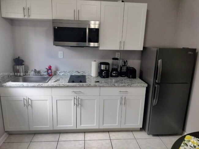 Building Photo - 3161 NW 4th St Unit A Rental