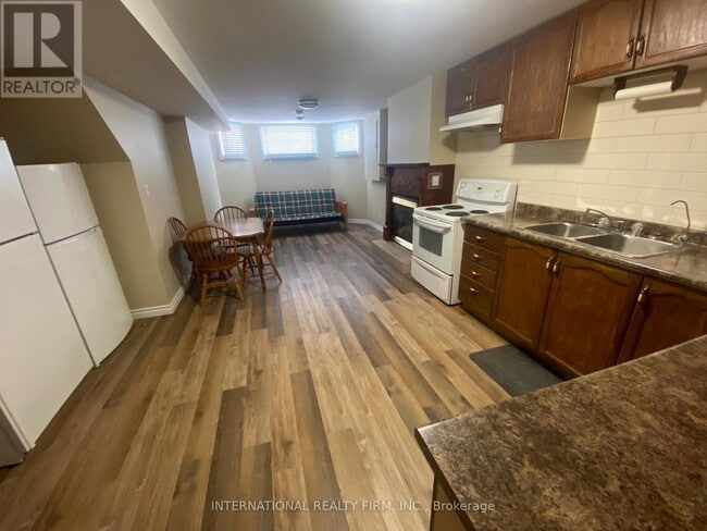 Photo - 14 McGibbon Blvd