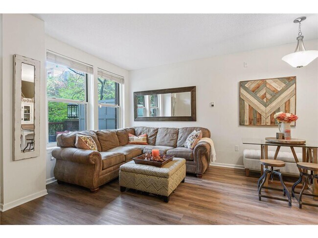 Photo - 680 N 2nd St Unit 114