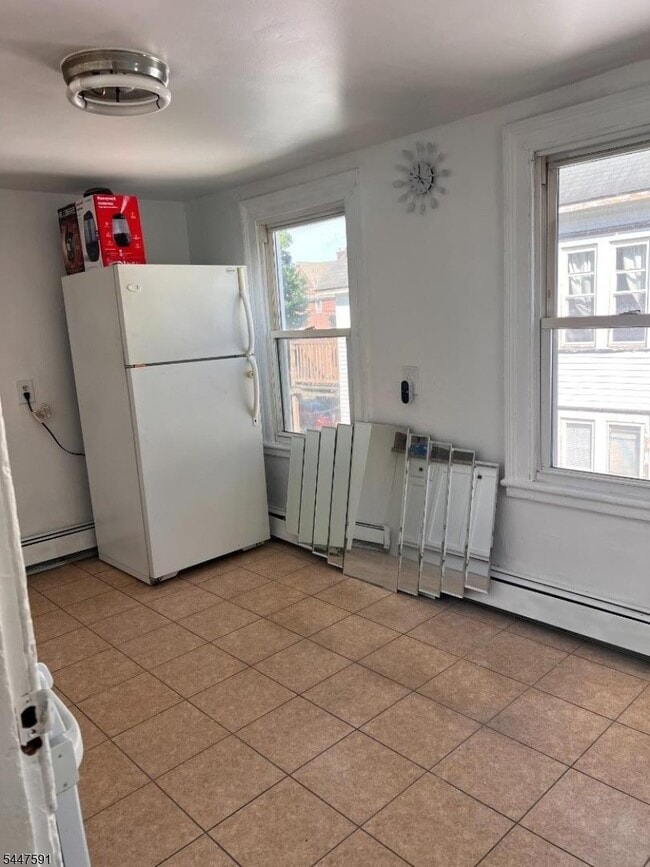 123 Elm St