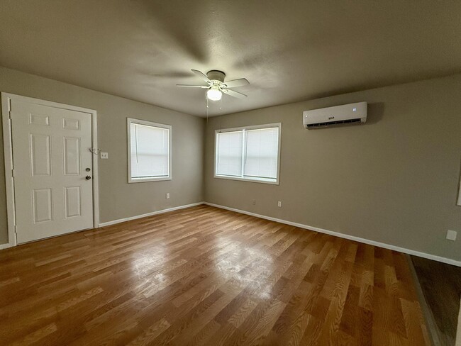 Photo - 505 E 37th St