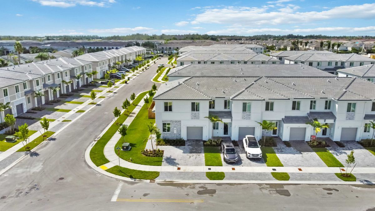 Photo - 760 SE 13th Ct