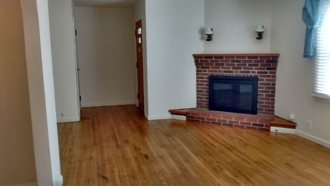 Photo - 1601 W Broadway