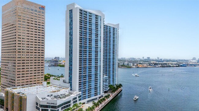 Building Photo - 325 S Biscayne Blvd Unit 2219
