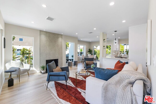 Photo - 8621 Olin St