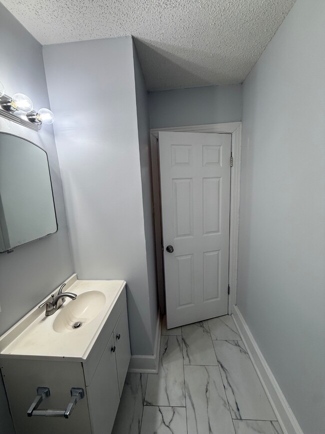 Photo - 3221 Wolfe St