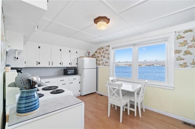 Photo - 15 Cedar Ave