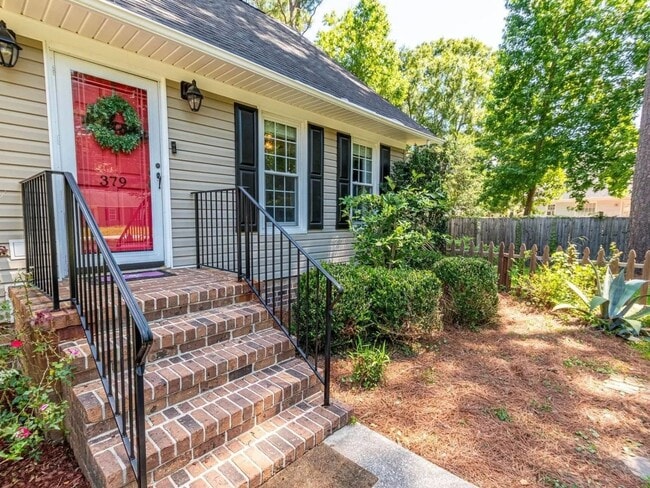 Photo - 379 Red Fox Rd