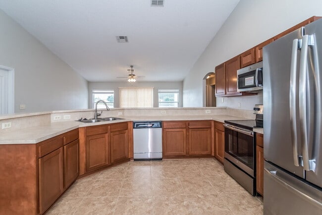 Photo - 975 Deer Spring Dr