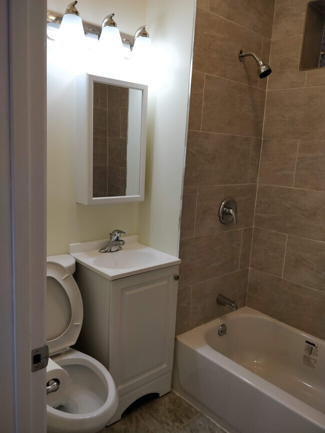 Photo - 3527 S Lowe Ave Unit 1