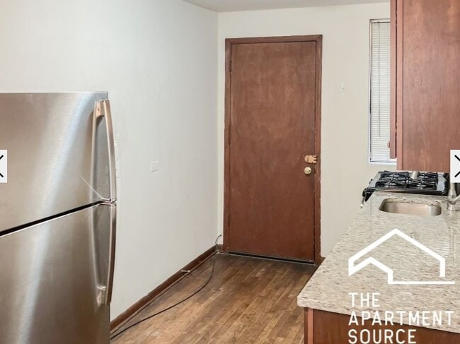 Photo - 881 W Lill Ave Unidad D2