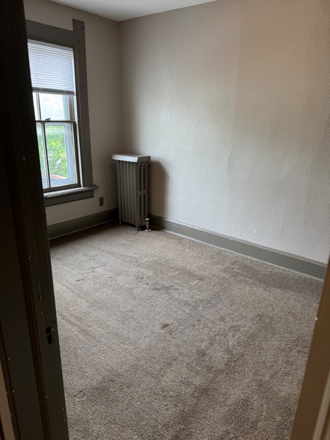 Photo - 1658 N Van Buren St Unit 3 - One Bedroom