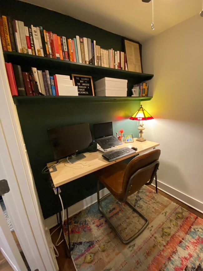 Den - 912 Shepherd St NW Unit 204