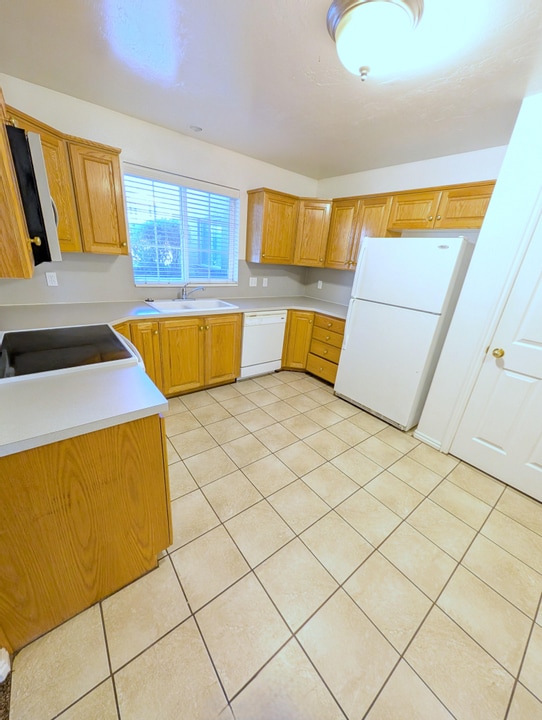 Photo - 361 E 1420 S