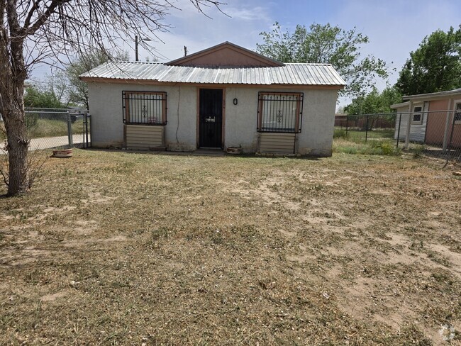 Building Photo - 404 E Bland St Rental