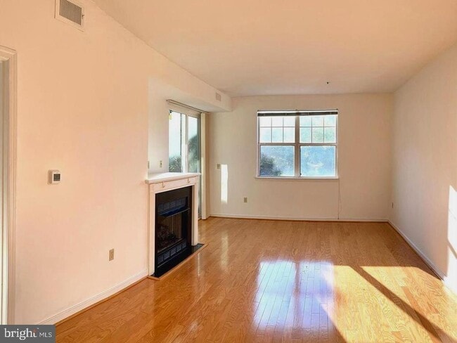 Photo - 1625 International Dr Unit 307