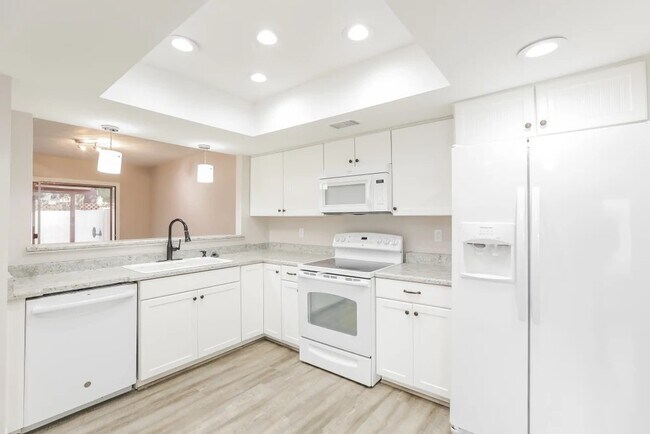 Photo - 2732 W Estrella Dr