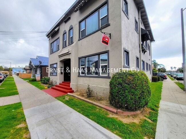 Building Photo - 708 E Burnett St