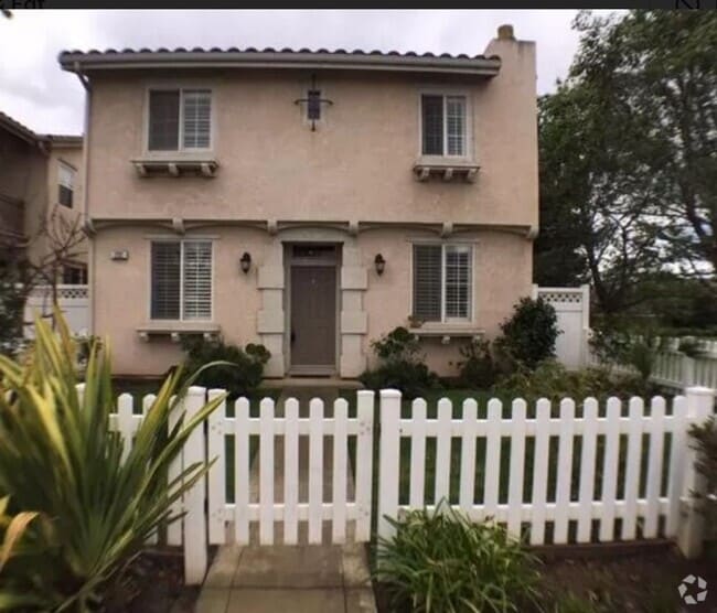 Building Photo - Beautiful 3-Bedroom, 2-Bath Home in Arborw...