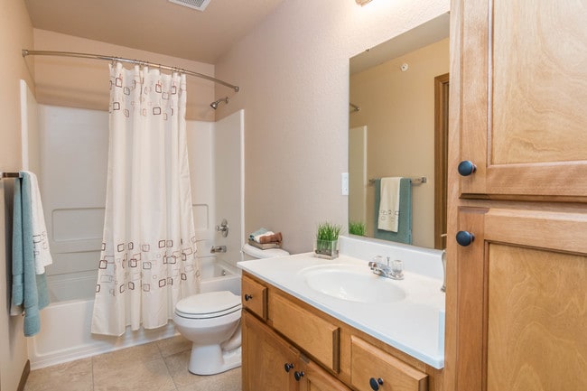 Photo - Stone Pointe Apartments