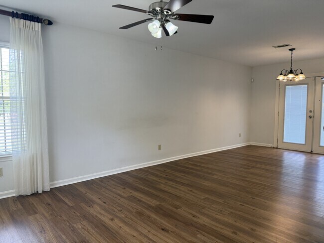 Photo - 36 Country Walk Dr