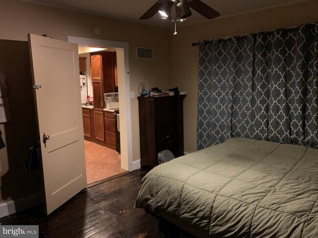 Photo - 555 Chestnut St Unit REAR