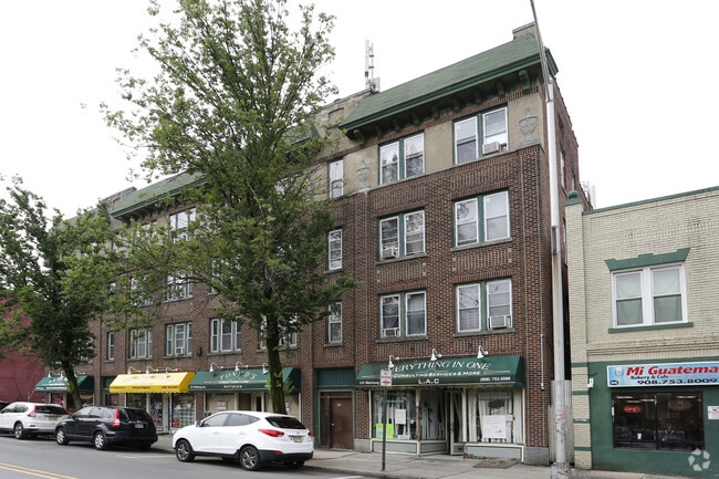 Building Photo - Watchung Square