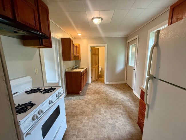 Building Photo - 2411-2415 Gowen St Unit 2411