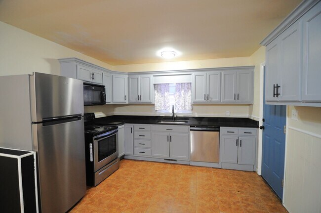 Photo - 1702 Truman Dr NE