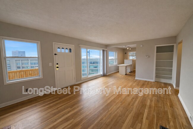 Photo - 801 SW Broadway Dr