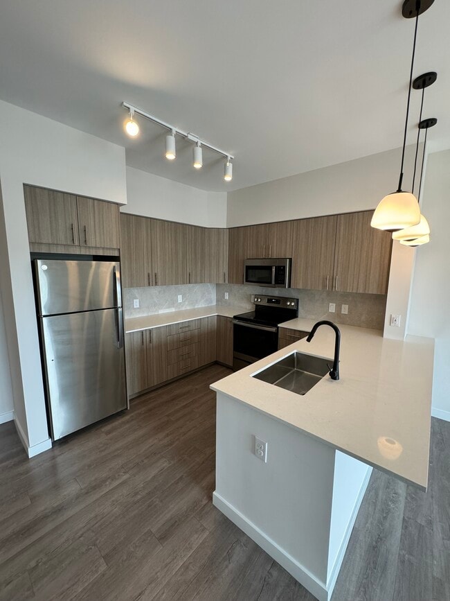 Photo - 19220 NW 19th Ave Unidad B2