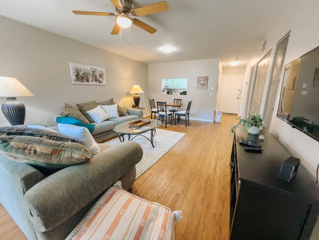 Building Photo - 2300 SW 43rd St