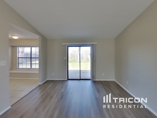 Photo - 3312 Woodlark Dr