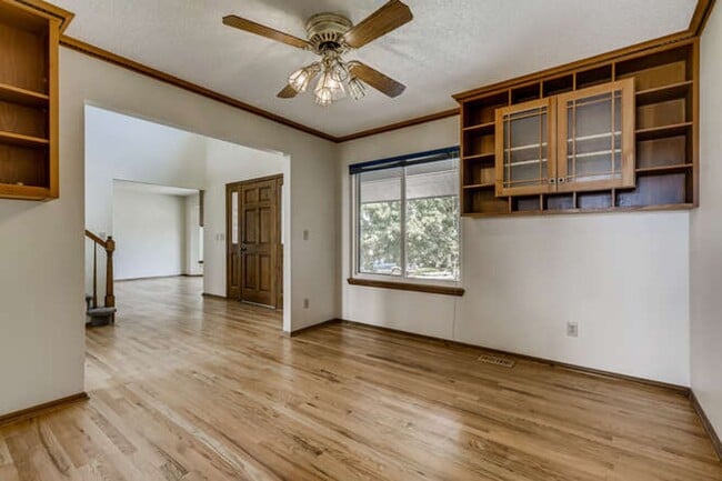 9151 Kenwood Ct