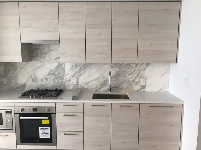 Photo - 4458 Beresford St.