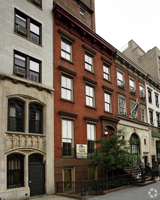 Photo - 336 W 23rd St