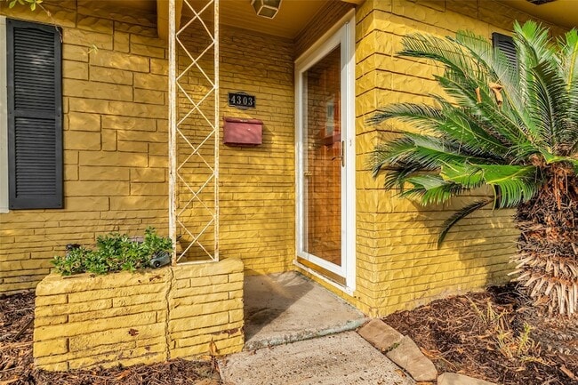 Photo - 4303 Piney Woods Dr