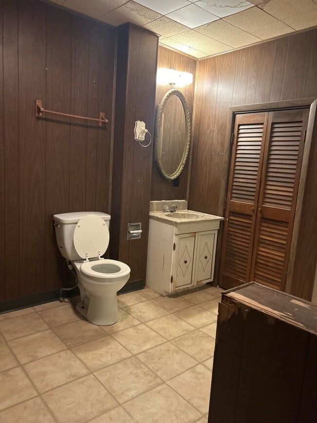 Photo - 736 1/2 Massachusetts St