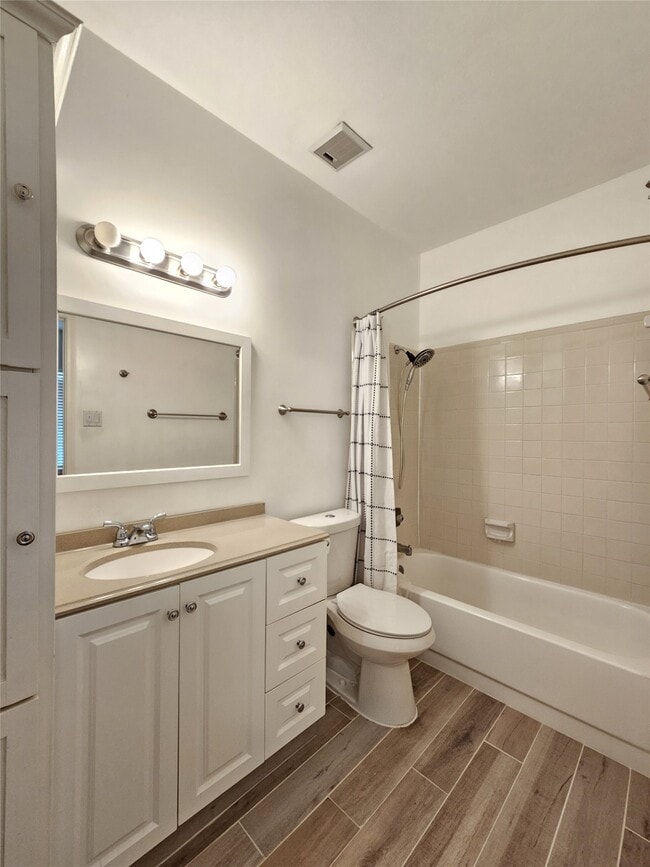 Photo - 3800 Tanglewilde St Unit 605