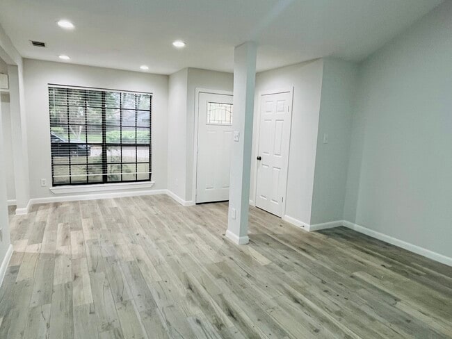 Photo - 4907 Fox Hollow Blvd