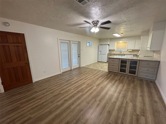 Photo - 2611 Prairie Ave